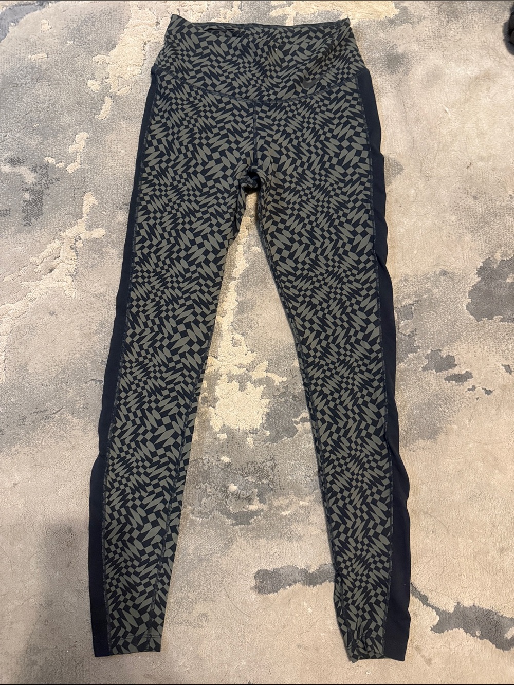 Nike Women's High-Waist Patterned Jeggings - Black and Olive